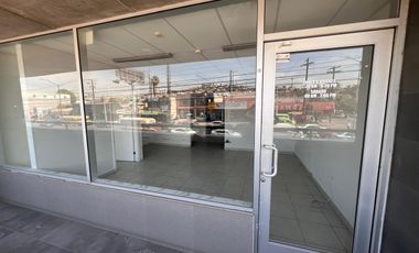 LOCAL FRENTE AL BLVD. DIAZ ORDAZ EN RENTA EN PLAZA COMERCIAL