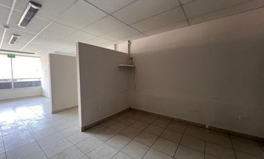 LOCAL FRENTE AL BLVD. DIAZ ORDAZ EN RENTA EN PLAZA COMERCIAL