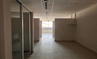 LOCAL FRENTE AL BLVD. DIAZ ORDAZ EN RENTA EN PLAZA COMERCIAL