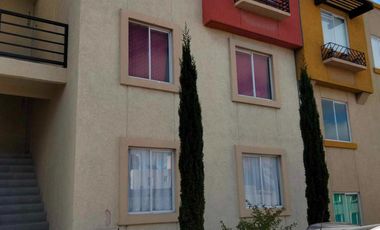 Bonito departamento en planta baja con excedente en Fraccionamiento Real de Castilla II Tula, Hgo