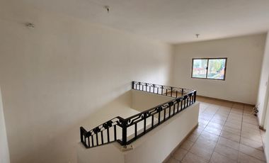 Casa en Fracc. Villa California (entrada y salida por López Mateos y la Joya).