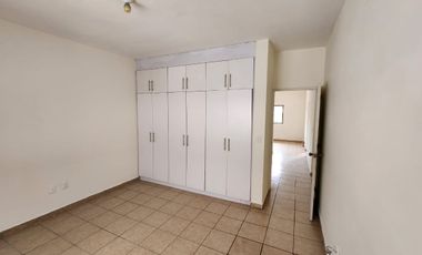 Casa en Fracc. Villa California (entrada y salida por López Mateos y la Joya).