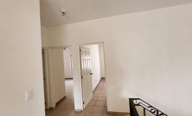 Casa en Fracc. Villa California (entrada y salida por López Mateos y la Joya).