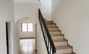 Casa en Fracc. Villa California (entrada y salida por López Mateos y la Joya).