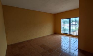 Casa con Gran Patio en Las Pintitas de Abajo, Tlaquepaque