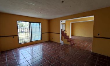 Casa con Gran Patio en Las Pintitas de Abajo, Tlaquepaque