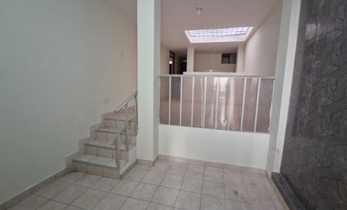 En Venta Casa Multifuncional de 3 pisos - Con Potencial De Inversión - Ciudad del Deporte