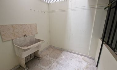 En Venta Casa Multifuncional de 3 pisos - Con Potencial De Inversión - Ciudad del Deporte