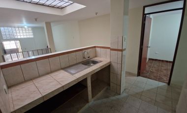 En Venta Casa Multifuncional de 3 pisos - Con Potencial De Inversión - Ciudad del Deporte