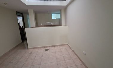 En Venta Casa Multifuncional de 3 pisos - Con Potencial De Inversión - Ciudad del Deporte