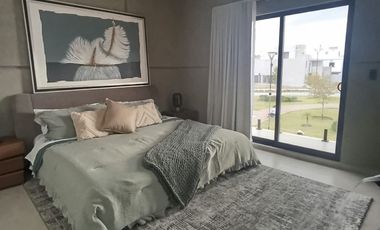 CASA EN VENTA - SEGURIDAD, PLUSVALIA Y ELEGANCIA