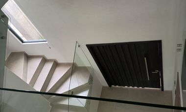 CASA EN VENTA - SEGURIDAD, PLUSVALIA Y ELEGANCIA