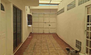 CASA CON LOCALES EN CD. DE LOS NIÑOS. EN PACHUCA HGO
