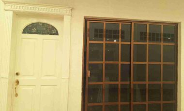 CASA CON LOCALES EN CD. DE LOS NIÑOS. EN PACHUCA HGO