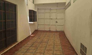 CASA CON LOCALES EN CD. DE LOS NIÑOS. EN PACHUCA HGO