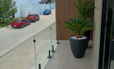 CASA EN VENTA - CON LA ELEGANCIA Y SEGURIDAD QUE ESTAS BUSCANDO!!!!