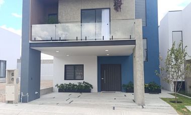 CASA EN VENTA - CON LA ELEGANCIA Y SEGURIDAD QUE ESTAS BUSCANDO!!!!