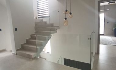 CASA EN VENTA - CON LA ELEGANCIA Y SEGURIDAD QUE ESTAS BUSCANDO!!!!