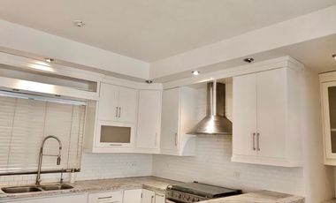 SE RENTA CASA EN LA ENCANTADA