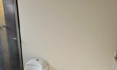 SE RENTA CASA EN LA ENCANTADA