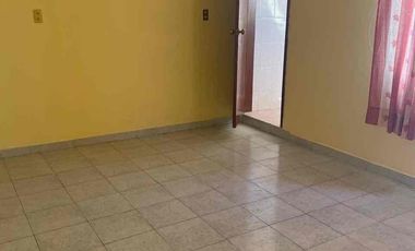 Gran oportunidad de inversión, Casa En venta en Col. Las Palomas, Irapuato