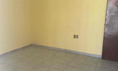 Gran oportunidad de inversión, Casa En venta en Col. Las Palomas, Irapuato
