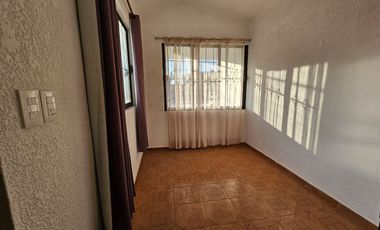 Casa en Venta en Toluca cerca Alfredo del Mazo 4 recamaras