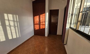 Casa en Venta en Toluca cerca Alfredo del Mazo 4 recamaras