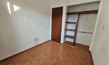 Casa en Venta en Toluca cerca Alfredo del Mazo 4 recamaras