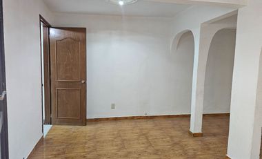 Casa en Venta en Toluca cerca Alfredo del Mazo 4 recamaras