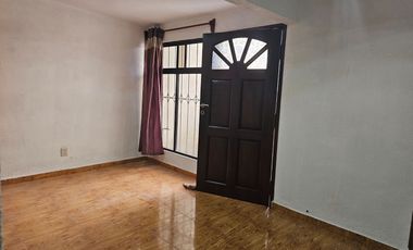 Casa en Venta en Toluca cerca Alfredo del Mazo 4 recamaras