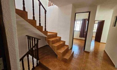 Casa en Venta en Toluca cerca Alfredo del Mazo 4 recamaras