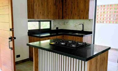 SE ARRIENDA FINCA EN ALTOS DEL TABLAZO. RIONEGRO