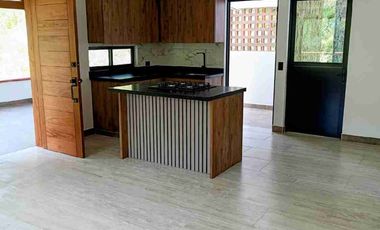 SE ARRIENDA FINCA EN ALTOS DEL TABLAZO. RIONEGRO