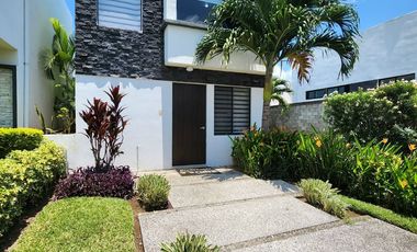 Vivienda Residencial en Condominio con Alberca