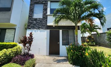 Vivienda Residencial en Condominio con Alberca