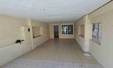 CASA EN PROGRESO EN LA COLONIA ISMAEL GARCIA A ESQUINA Y MEDIA DE LA PLAYA