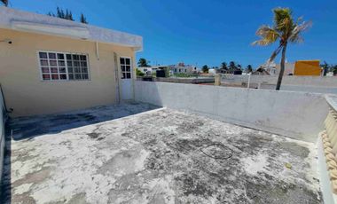CASA EN PROGRESO EN LA COLONIA ISMAEL GARCIA A ESQUINA Y MEDIA DE LA PLAYA
