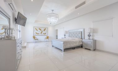 CASA EN VENTA en Salvatierra Residencial