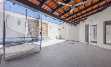 CASA EN VENTA en Salvatierra Residencial