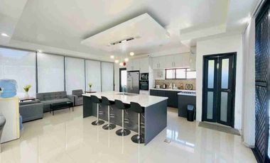 FOR SALE: MODERN ELEGANT RETIREMENT HOME WITH SPACIOUS BACKYARD