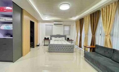 FOR SALE: MODERN ELEGANT RETIREMENT HOME WITH SPACIOUS BACKYARD