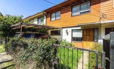 AMPLIA PROP. COMERCIAL O HABITACIONAL A PASOS DEL HOSPITAL