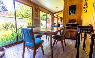 AMPLIA PROP. COMERCIAL O HABITACIONAL A PASOS DEL HOSPITAL