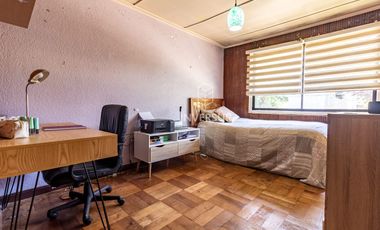 AMPLIA PROP. COMERCIAL O HABITACIONAL A PASOS DEL HOSPITAL