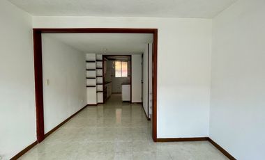 Extraordinaria casa en la Villa Olimpica con vista a las montañas en conjunto con piscina. Pereira - Colombia.