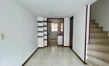 Extraordinaria casa en la Villa Olimpica con vista a las montañas en conjunto con piscina. Pereira - Colombia.