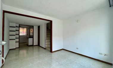 Extraordinaria casa en la Villa Olimpica con vista a las montañas en conjunto con piscina. Pereira - Colombia.