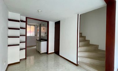 Extraordinaria casa en la Villa Olimpica con vista a las montañas en conjunto con piscina. Pereira - Colombia.