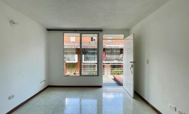Extraordinaria casa en la Villa Olimpica con vista a las montañas en conjunto con piscina. Pereira - Colombia.